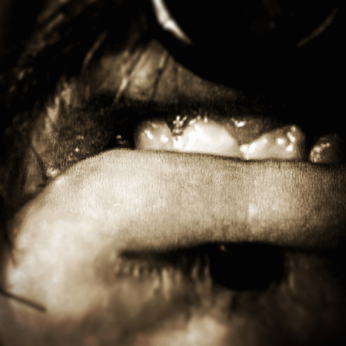 Uncle Wormwood : The Skeleton Inside Me Wants Me Dead